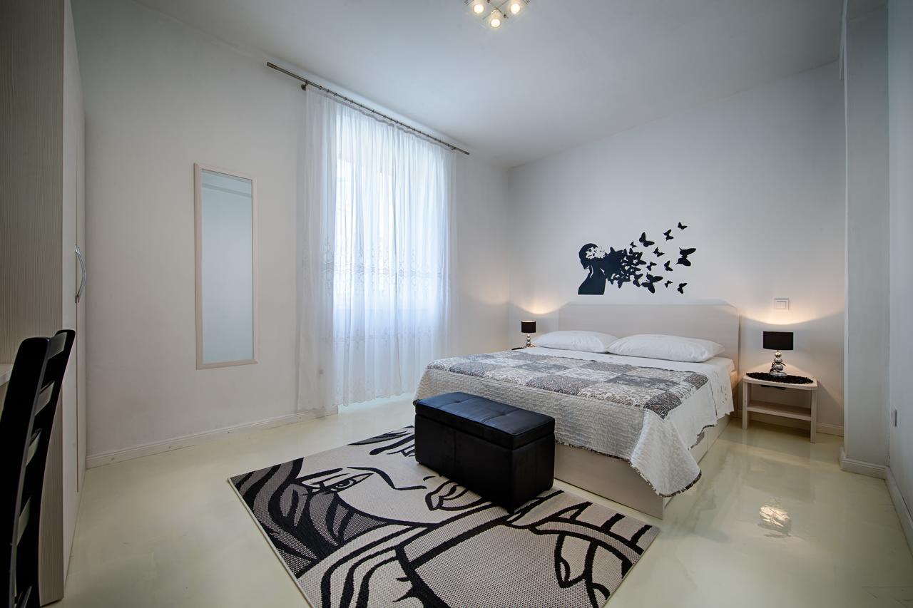 Apartment Jure Vis Bagian luar foto